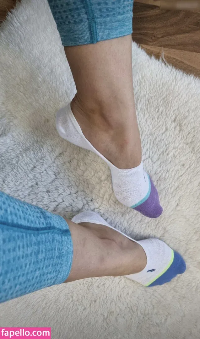 socksqueenforyou Onlyfans Photo Gallery 