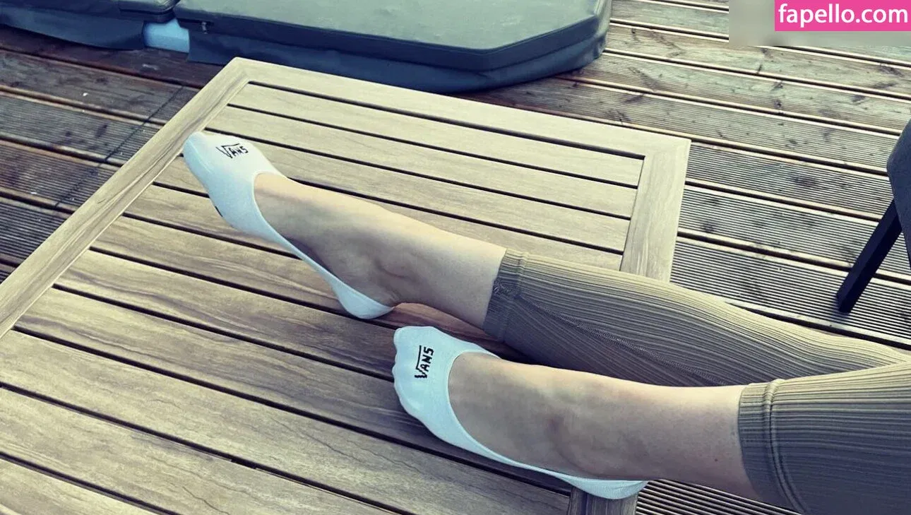 socksqueenforyou Onlyfans Photo Gallery 