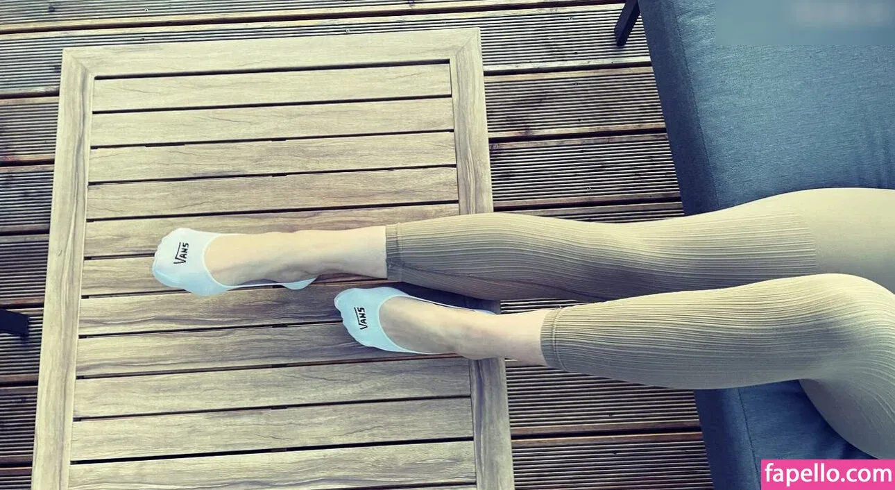 socksqueenforyou Onlyfans Photo Gallery 