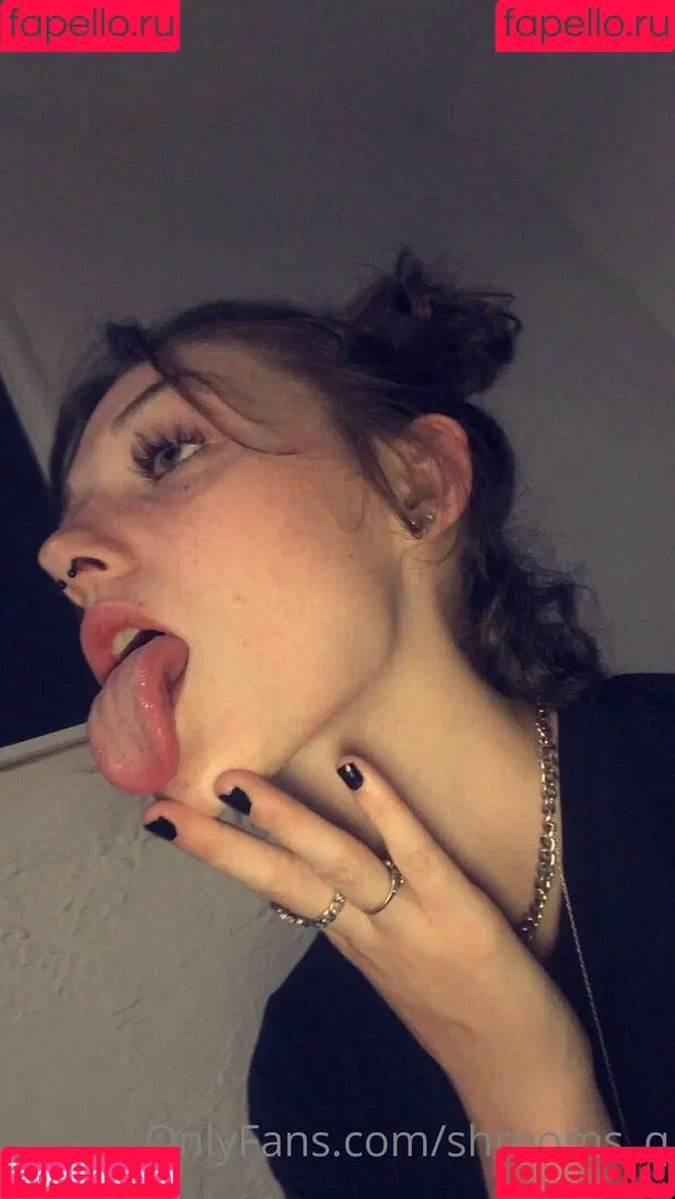 shrooms_q Onlyfans Photo Gallery 