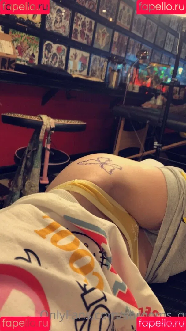 shrooms_q Onlyfans Photo Gallery 