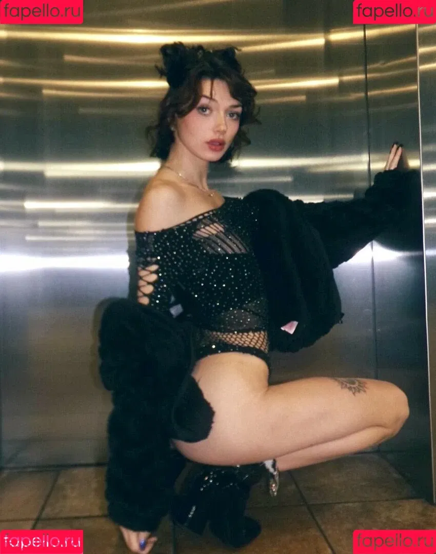 shrooms_q Onlyfans Photo Gallery 