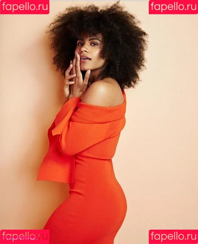 Zazie Beetz Onlyfans Photo Gallery 