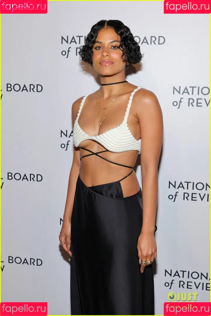 Zazie Beetz Onlyfans Photo Gallery 