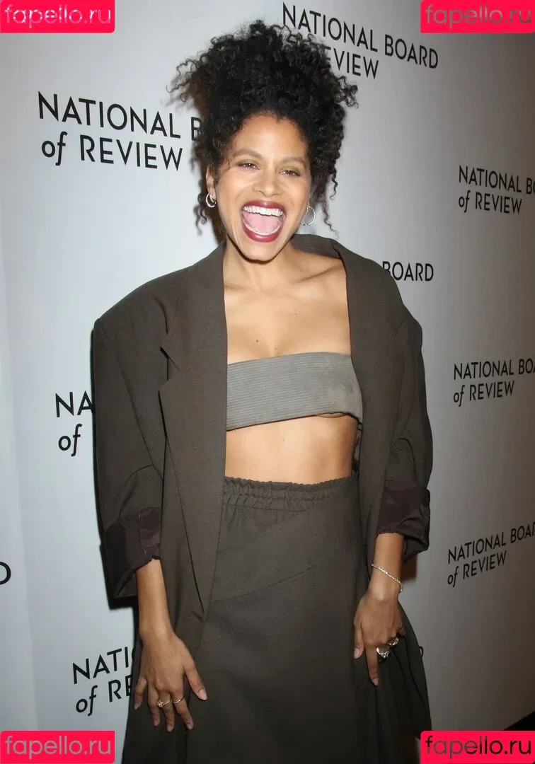 Zazie Beetz Onlyfans Photo Gallery 