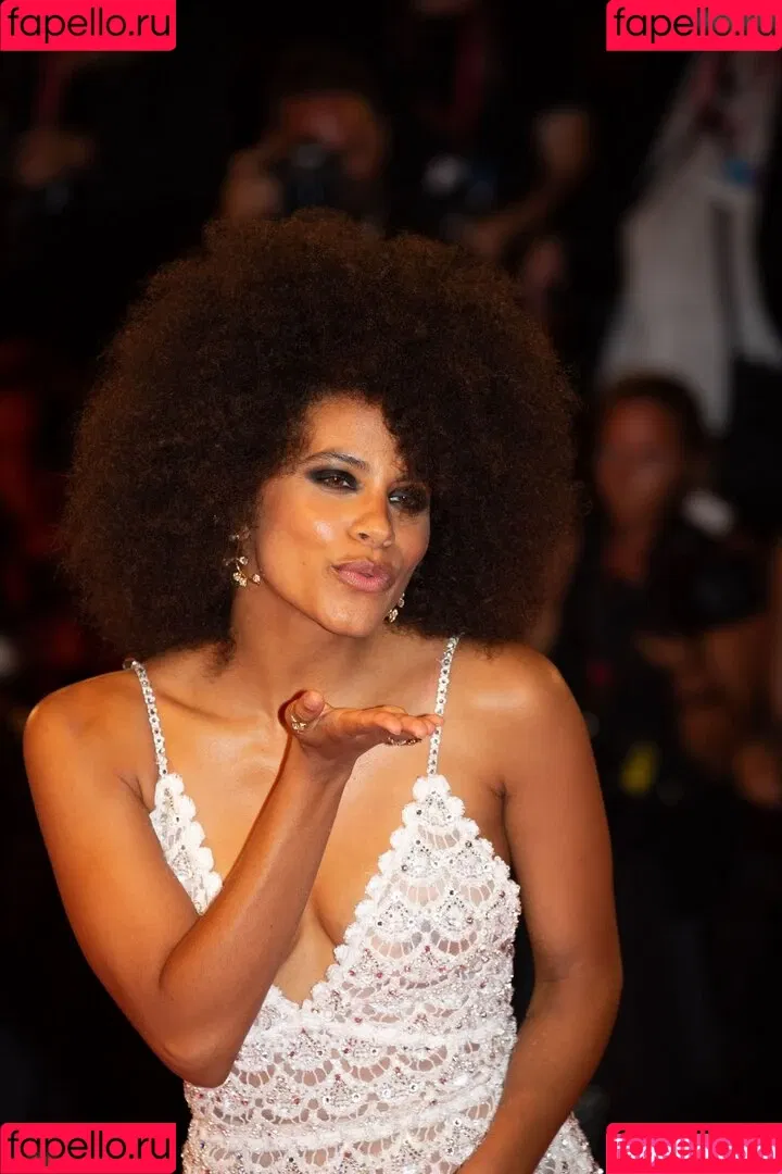 Zazie Beetz Onlyfans Photo Gallery 