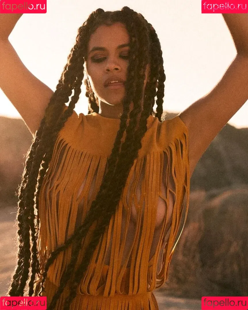 Zazie Beetz Onlyfans Photo Gallery 