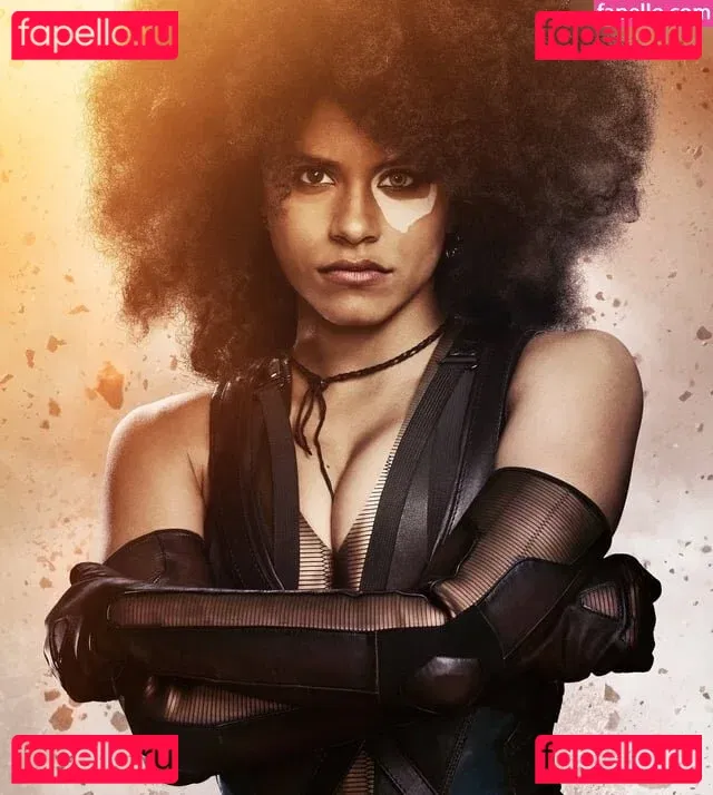 Zazie Beetz Onlyfans Photo Gallery 