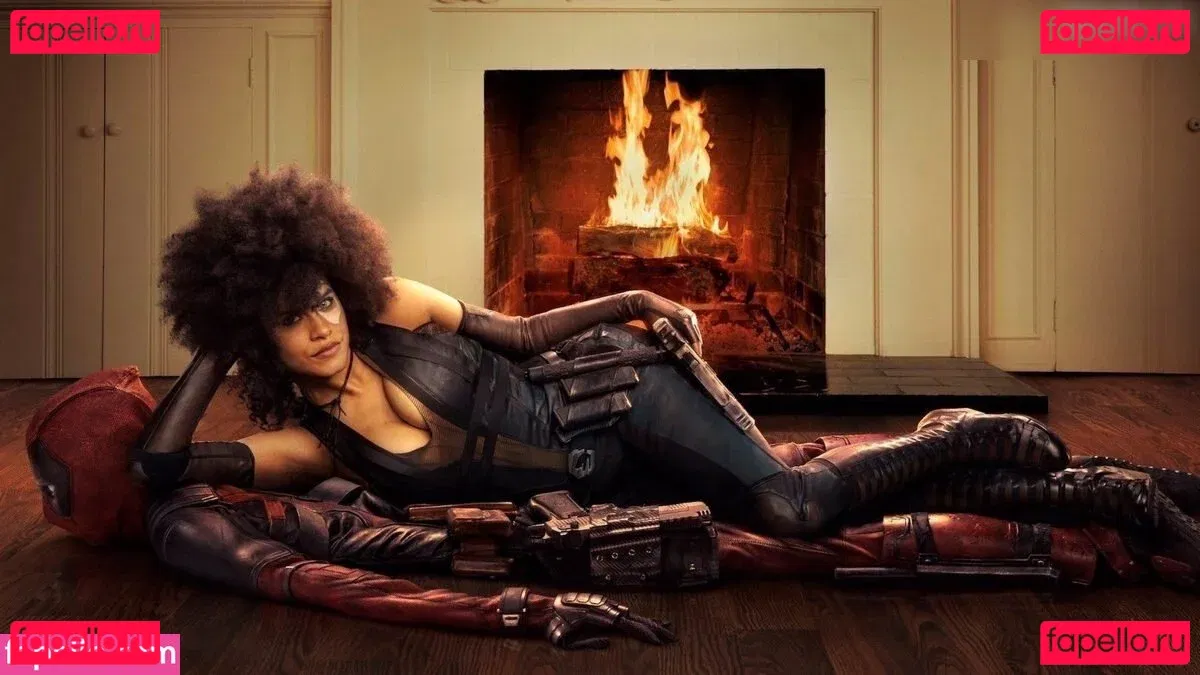 Zazie Beetz Onlyfans Photo Gallery 