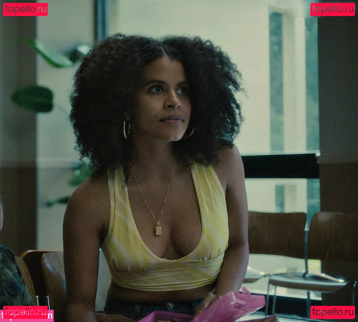 Zazie Beetz Onlyfans Photo Gallery 