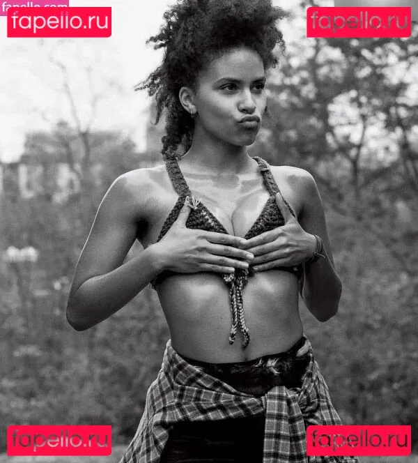 Zazie Beetz Onlyfans Photo Gallery 