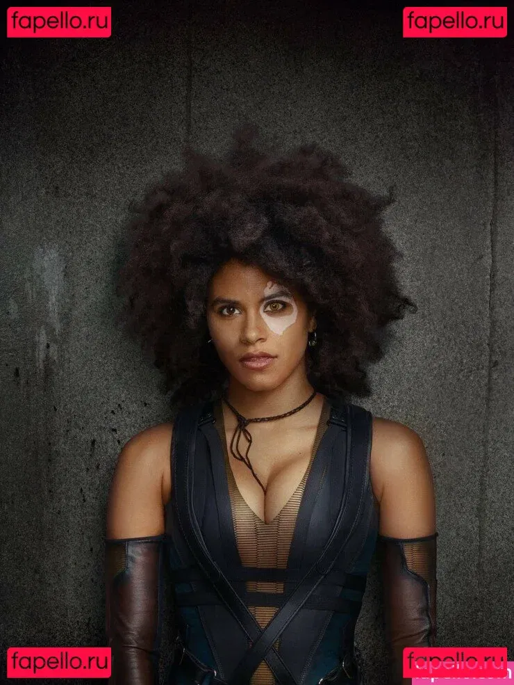 Zazie Beetz Onlyfans Photo Gallery 