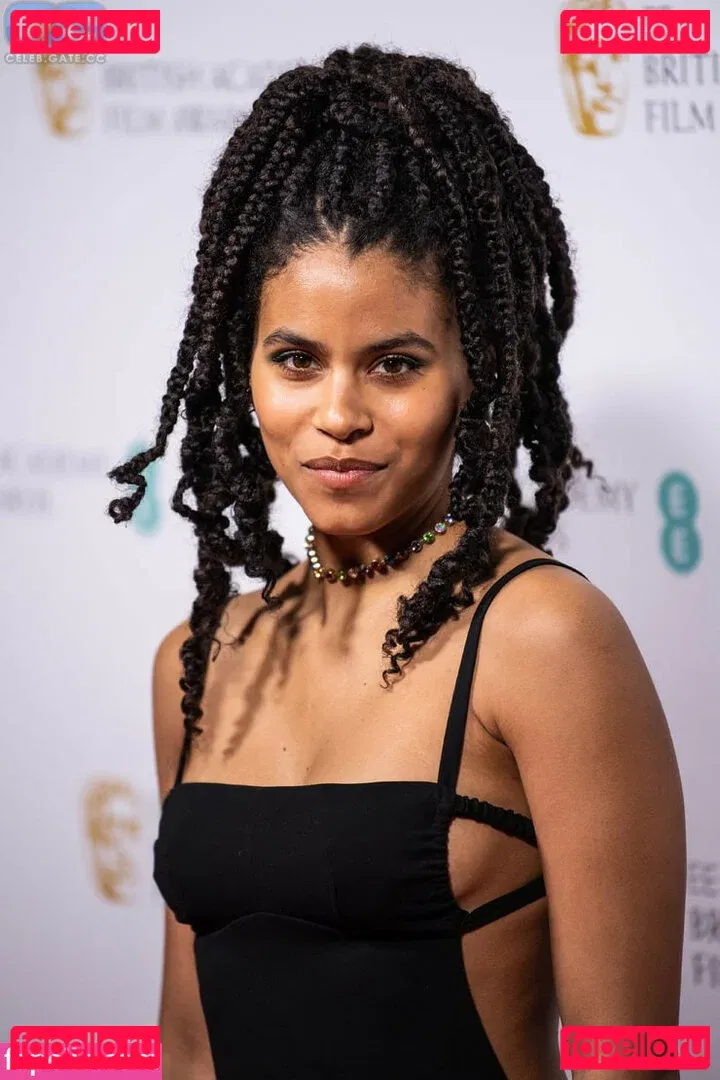 Zazie Beetz Onlyfans Photo Gallery 