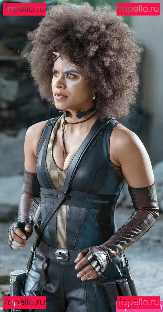 Zazie Beetz Onlyfans Photo Gallery 