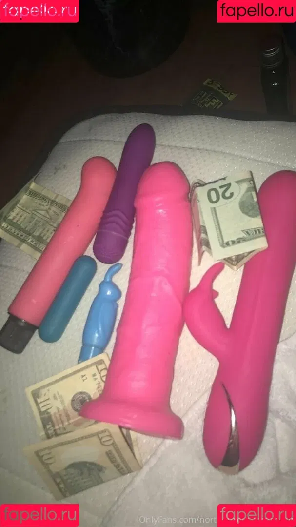 northernsouthernpeach Onlyfans Photo Gallery 