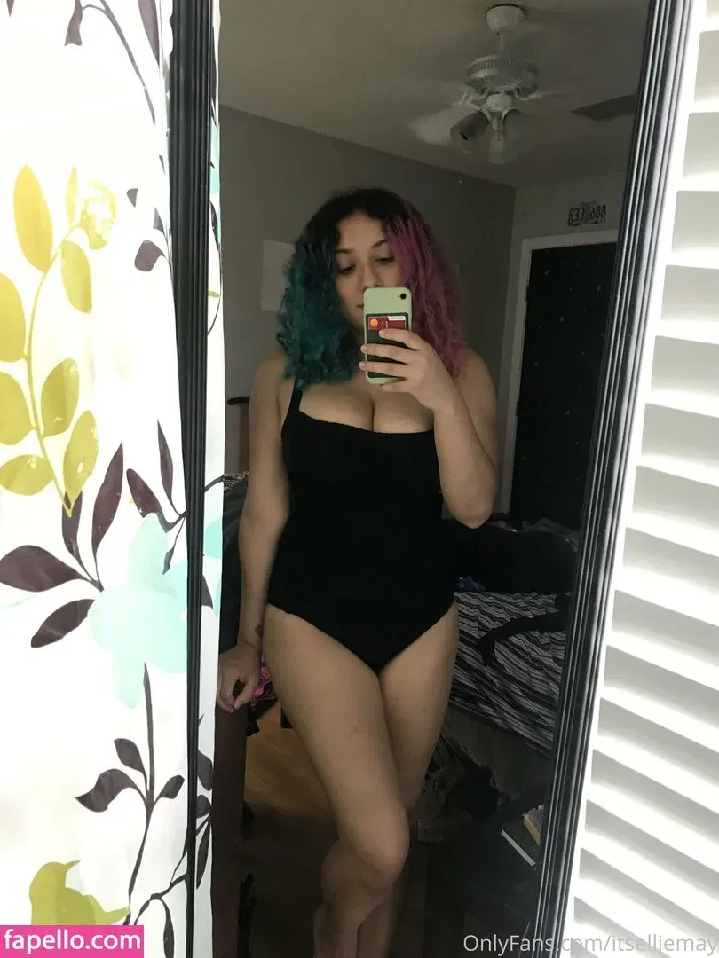 itselliemay Onlyfans Photo Gallery 