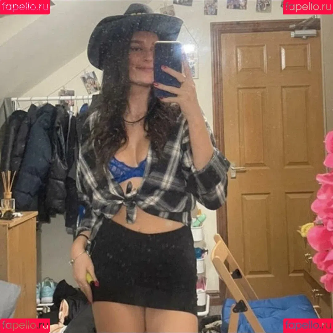 Lara Hopkins Onlyfans Photo Gallery 
