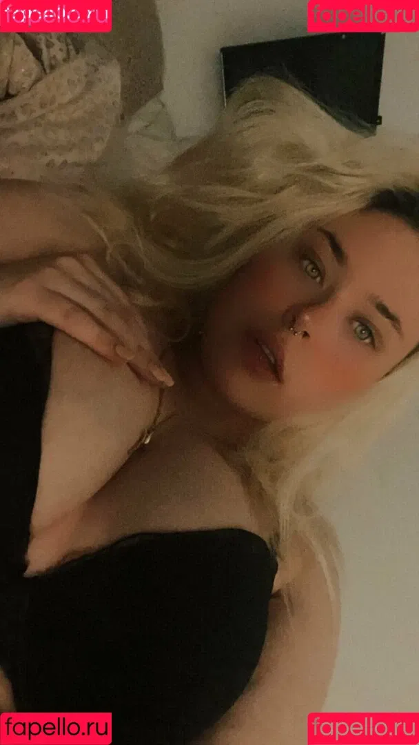 lizzynips Onlyfans Photo Gallery 
