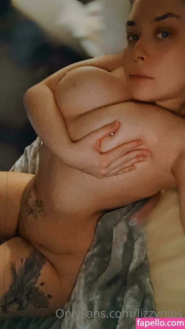 lizzynips Onlyfans Photo Gallery 