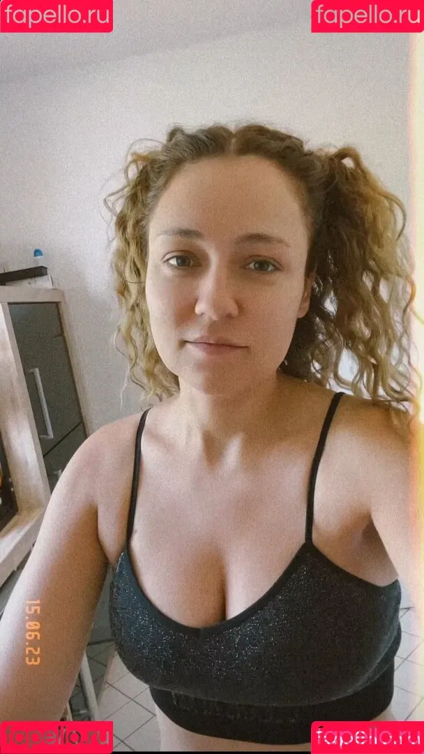 Regina Hixt Onlyfans Photo Gallery 