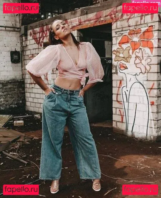 Regina Hixt Onlyfans Photo Gallery 