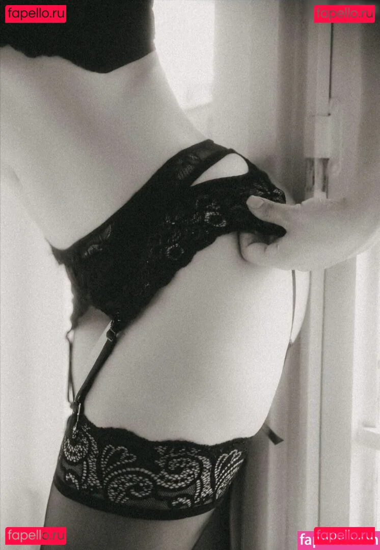 Regina Hixt Onlyfans Photo Gallery 