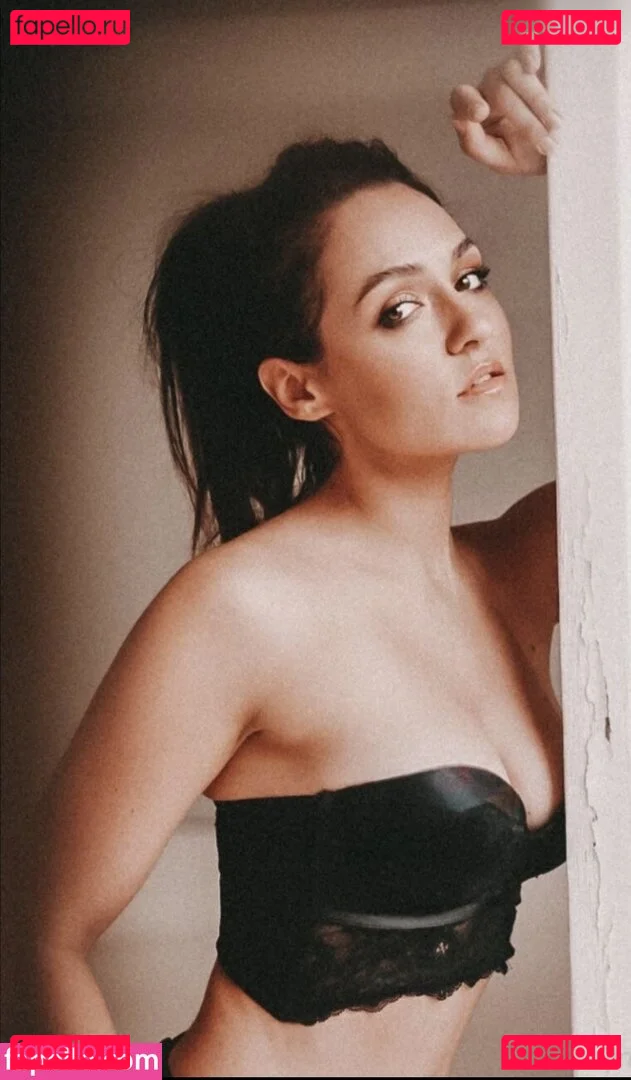 Regina Hixt Onlyfans Photo Gallery 