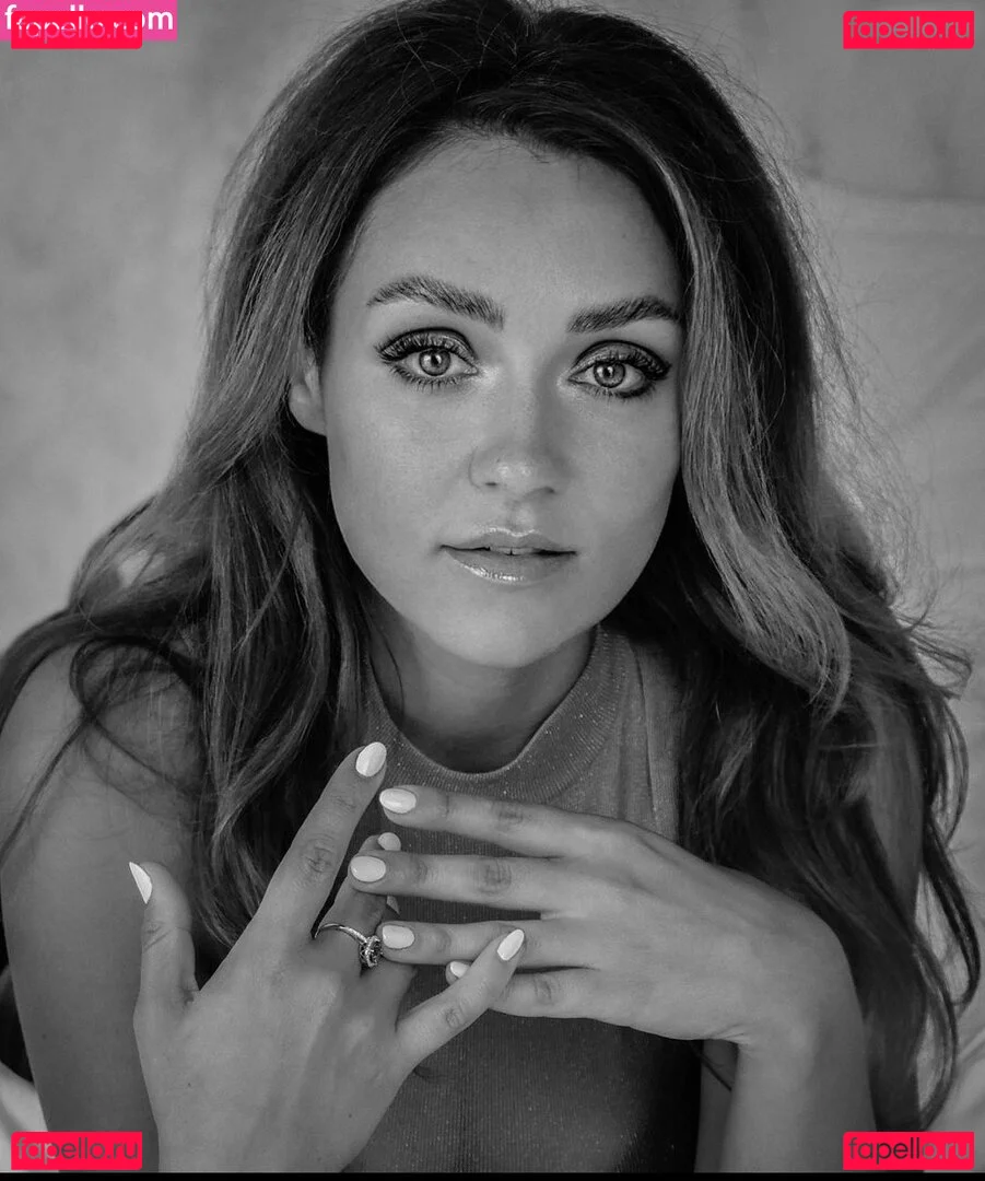 Regina Hixt Onlyfans Photo Gallery 