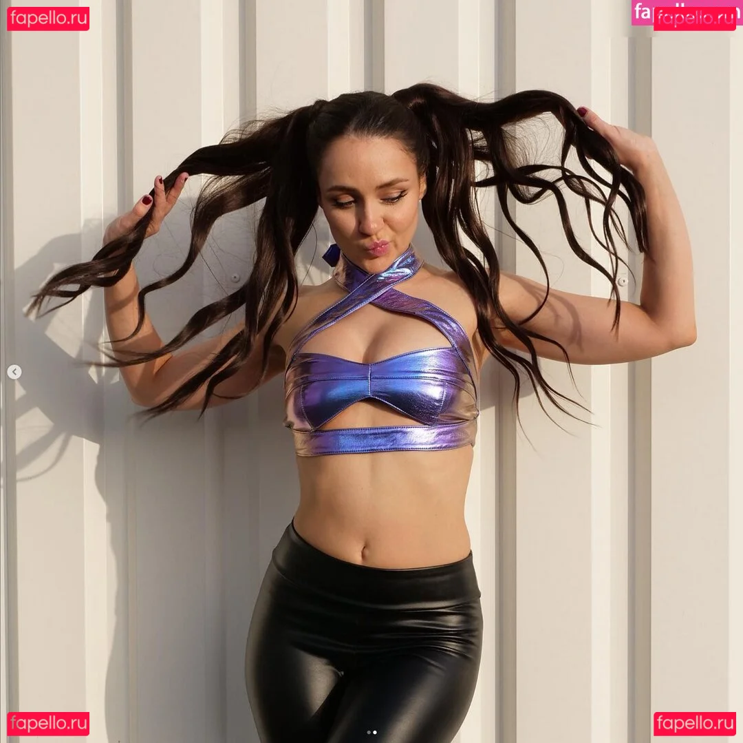 Regina Hixt Onlyfans Photo Gallery 