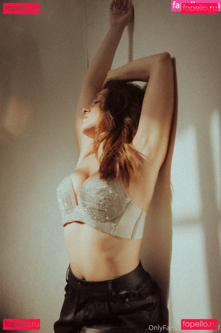 Regina Hixt Onlyfans Photo Gallery 