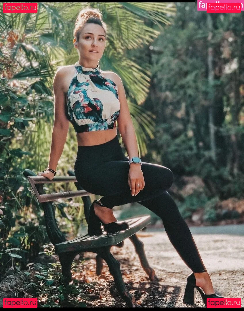 Regina Hixt Onlyfans Photo Gallery 