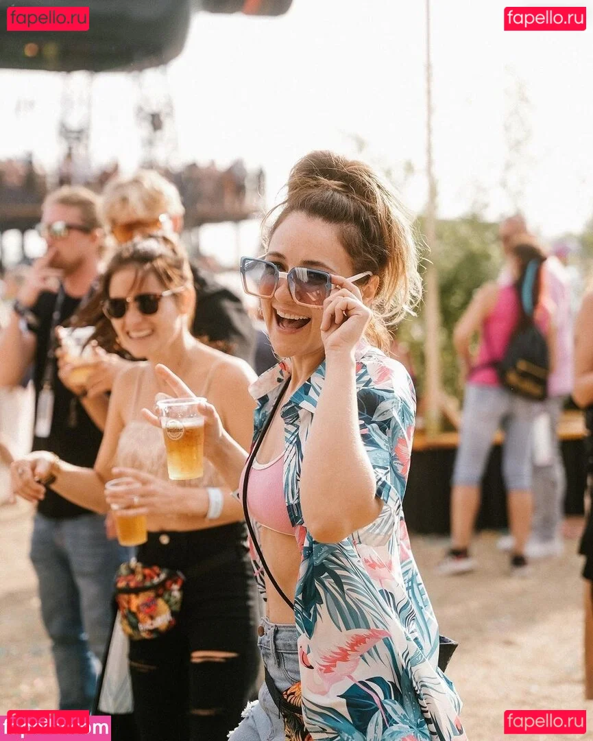 Regina Hixt Onlyfans Photo Gallery 