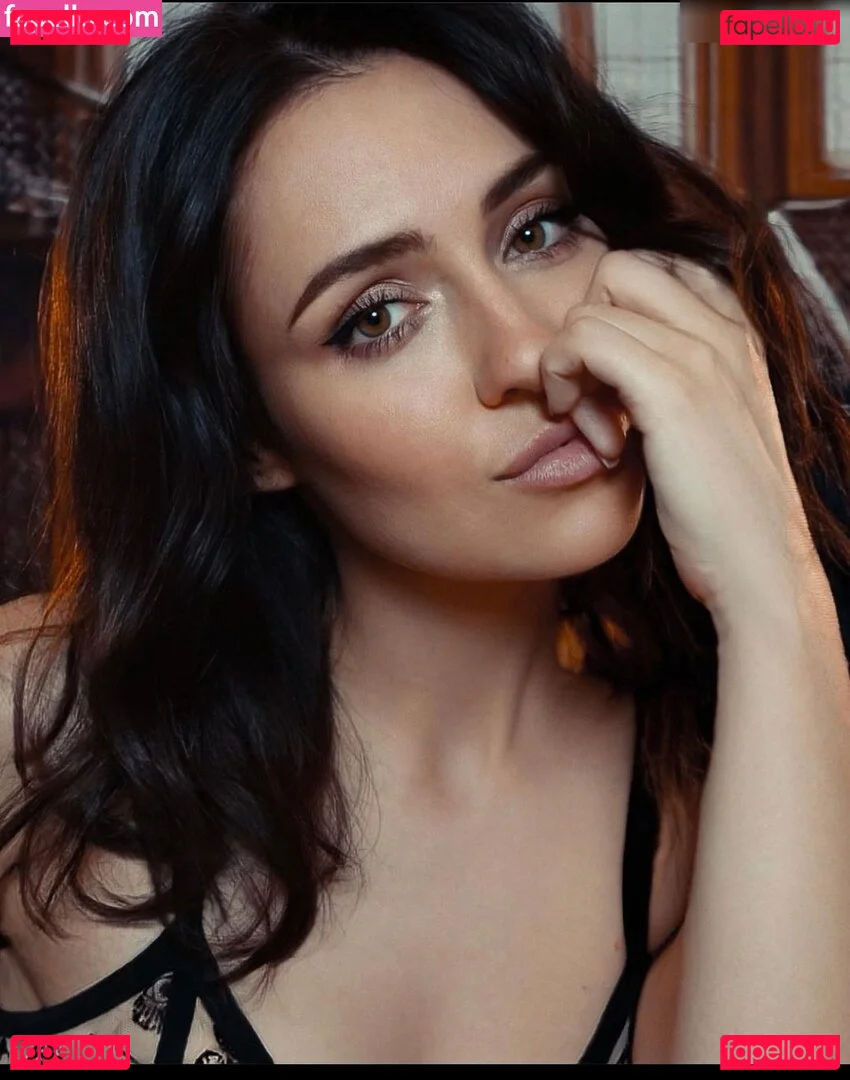 Regina Hixt Onlyfans Photo Gallery 