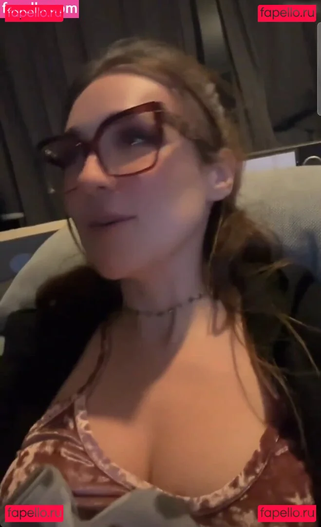 Regina Hixt Onlyfans Photo Gallery 