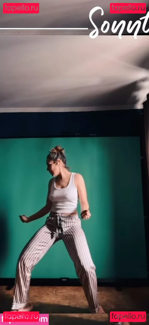 Regina Hixt Onlyfans Photo Gallery 