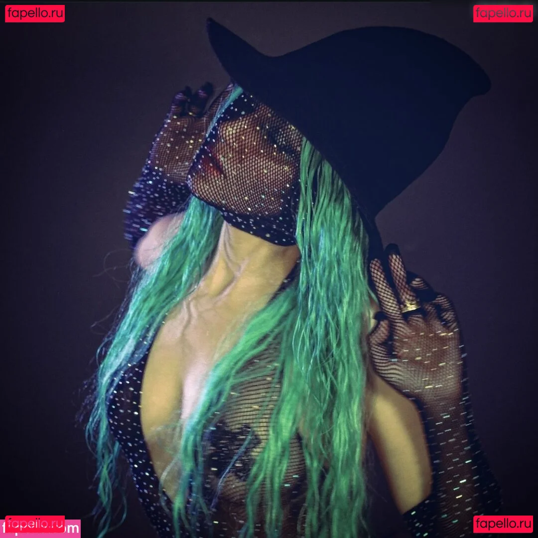 Regina Hixt Onlyfans Photo Gallery 