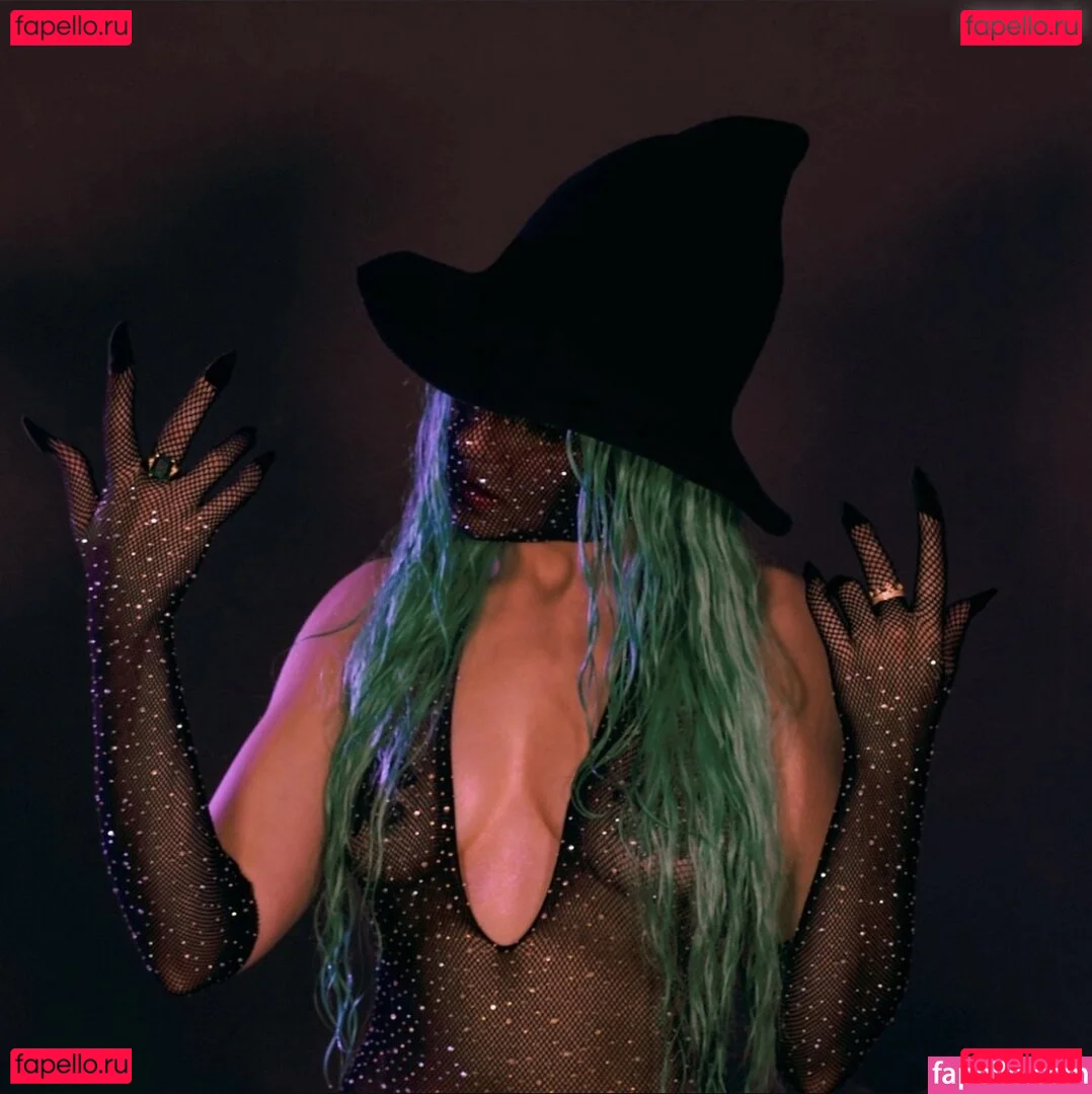 Regina Hixt Onlyfans Photo Gallery 