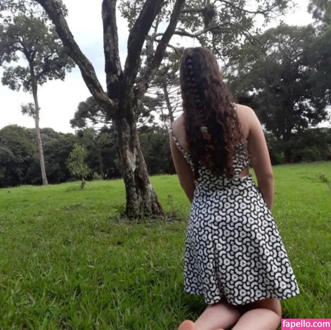 Friend's Pretty Feet Onlyfans Photo Gallery 