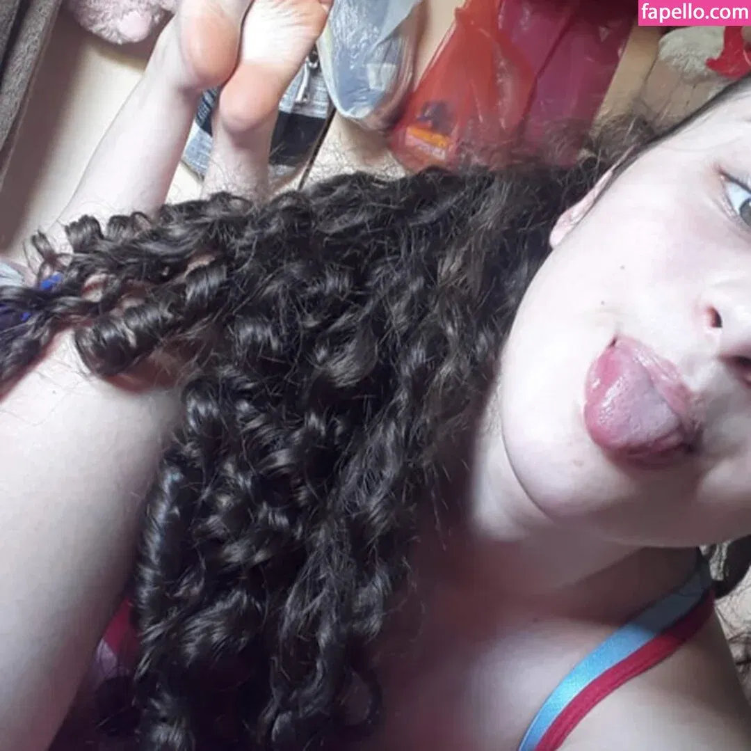 Friend's Pretty Feet Onlyfans Photo Gallery 