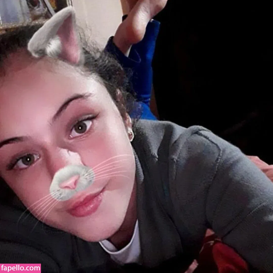 Friend's Pretty Feet Onlyfans Photo Gallery 