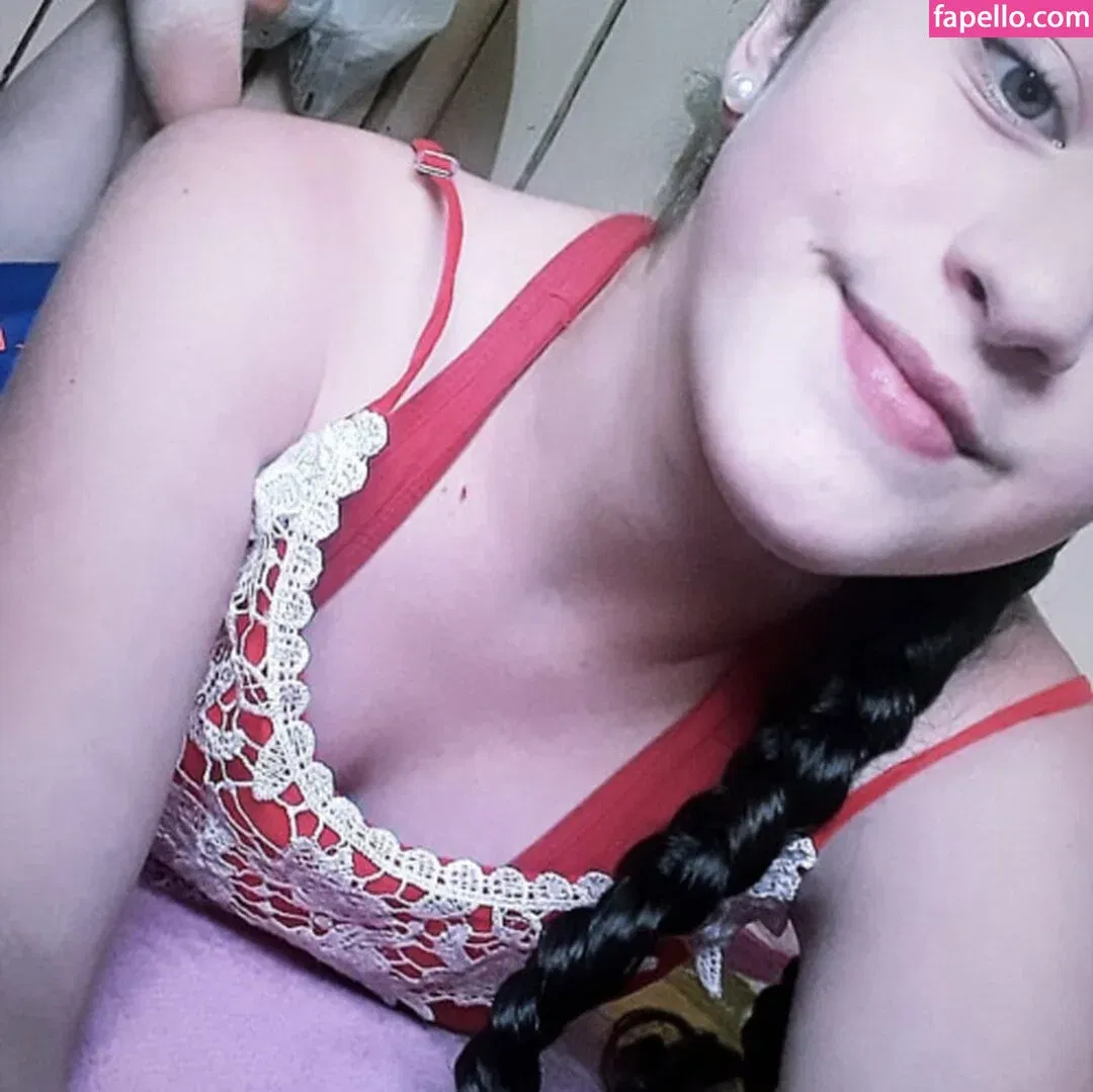 Friend's Pretty Feet Onlyfans Photo Gallery 