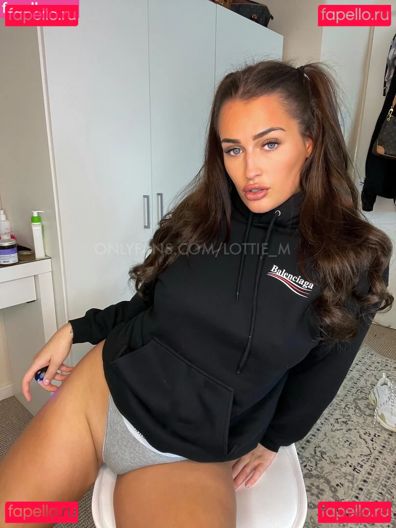 lottie_m aka charlottemx Onlyfans Photo Gallery 
