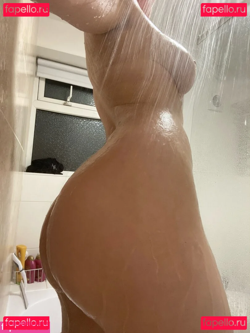 lottie_m aka charlottemx Onlyfans Photo Gallery 