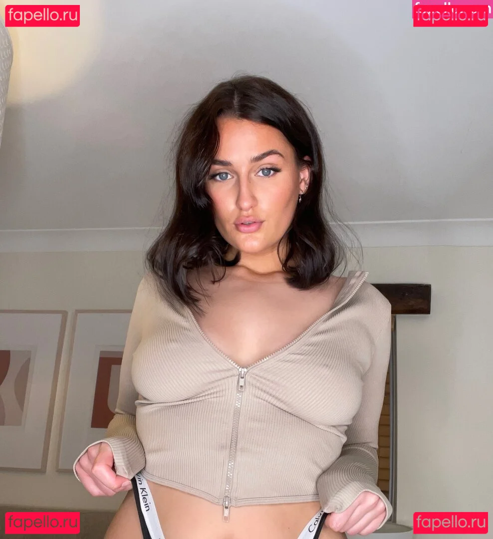 lottie_m aka charlottemx Onlyfans Photo Gallery 