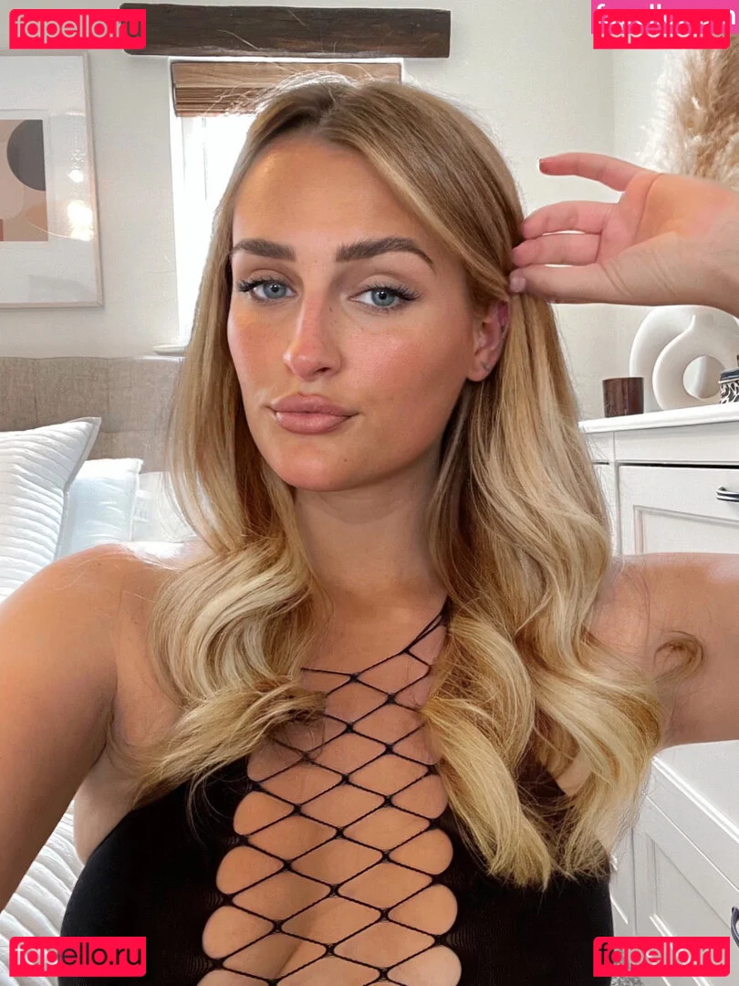 lottie_m aka charlottemx Onlyfans Photo Gallery 