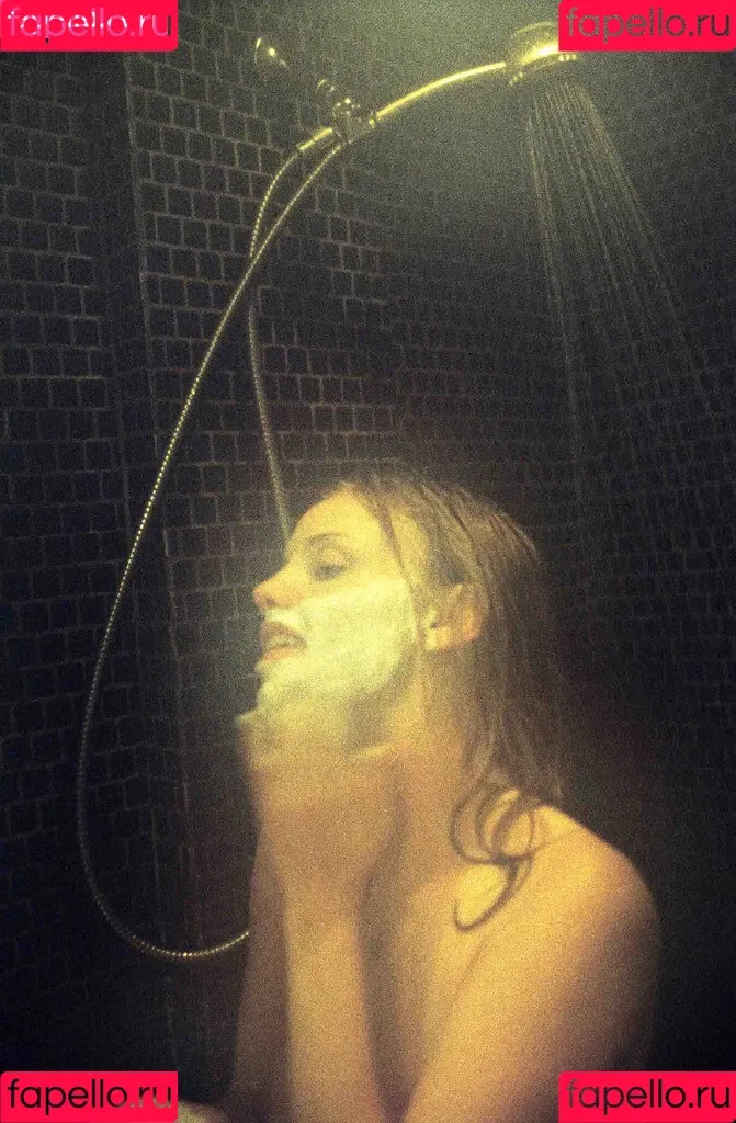 Kelli Garner Onlyfans Photo Gallery 