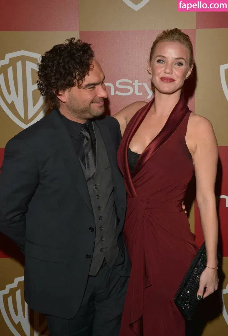 Kelli Garner Onlyfans Photo Gallery 