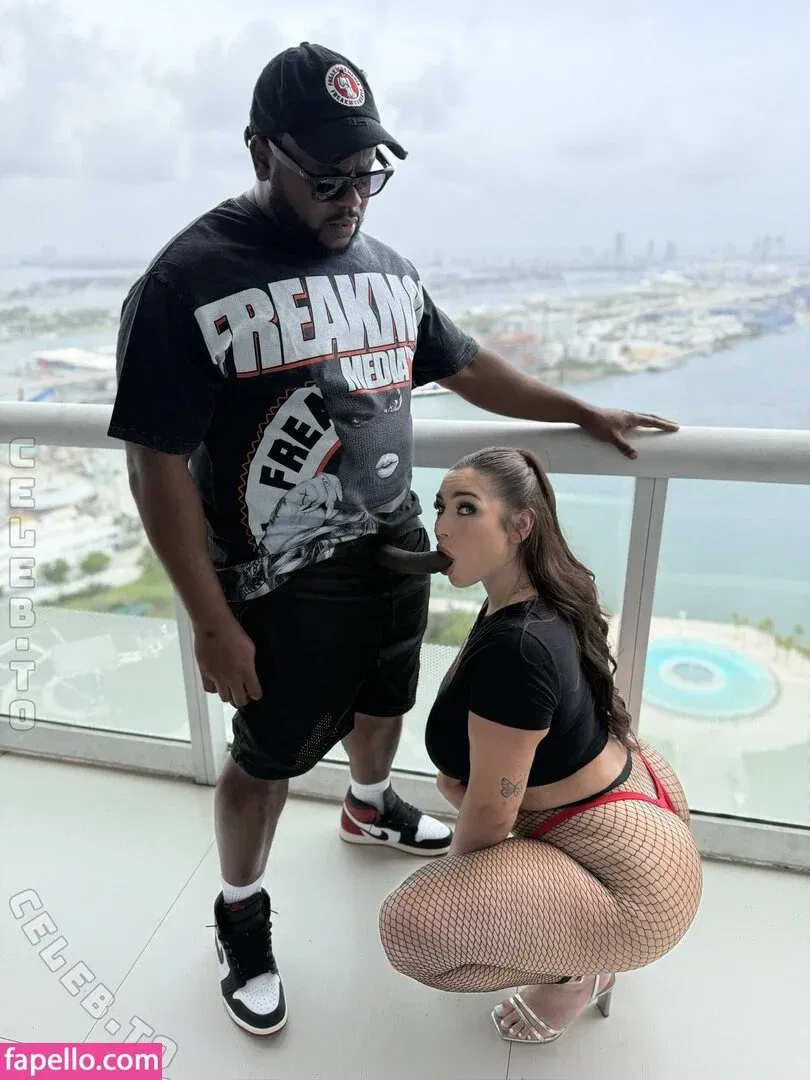 Vivian Yu Onlyfans Photo Gallery 