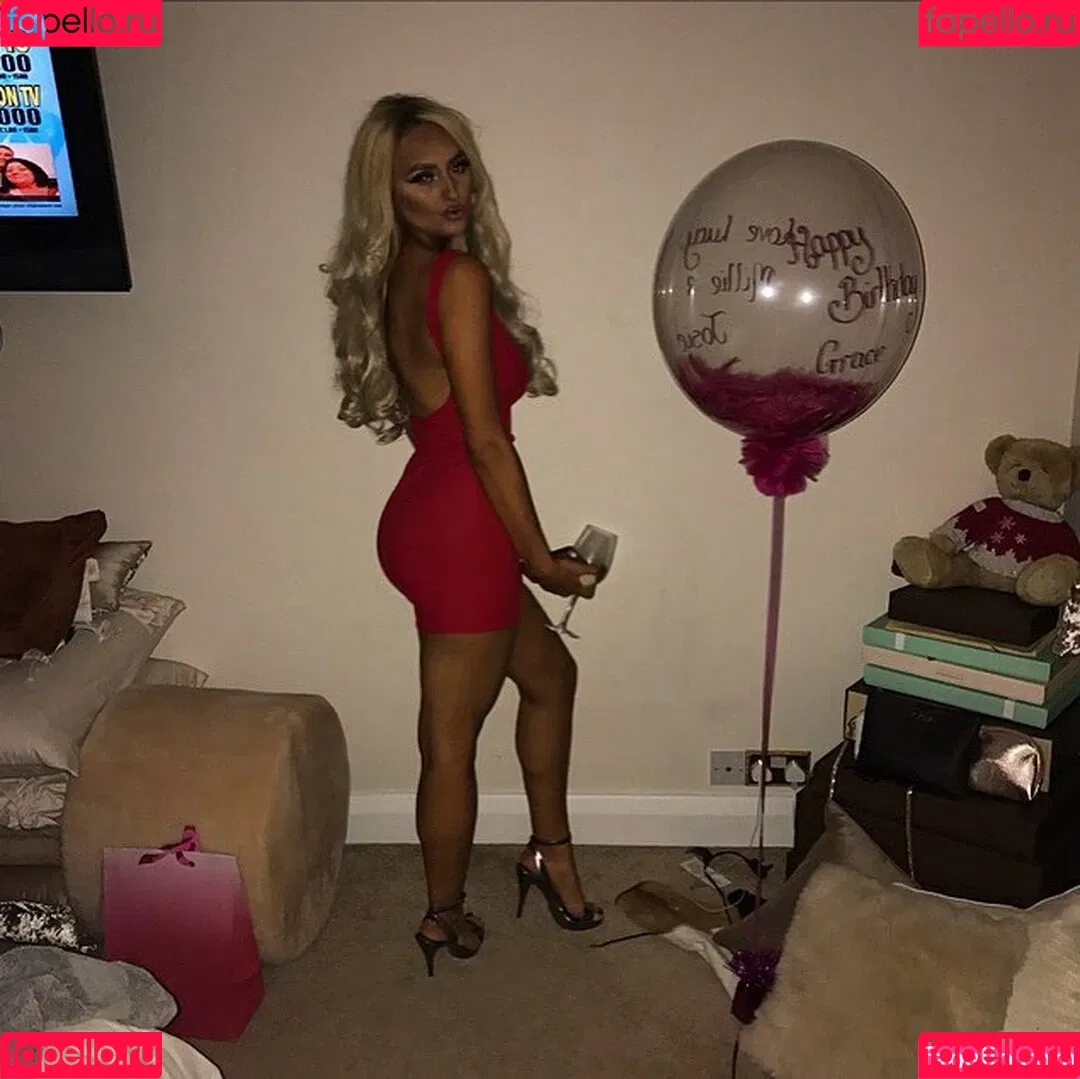 Milly Watts Onlyfans Photo Gallery 