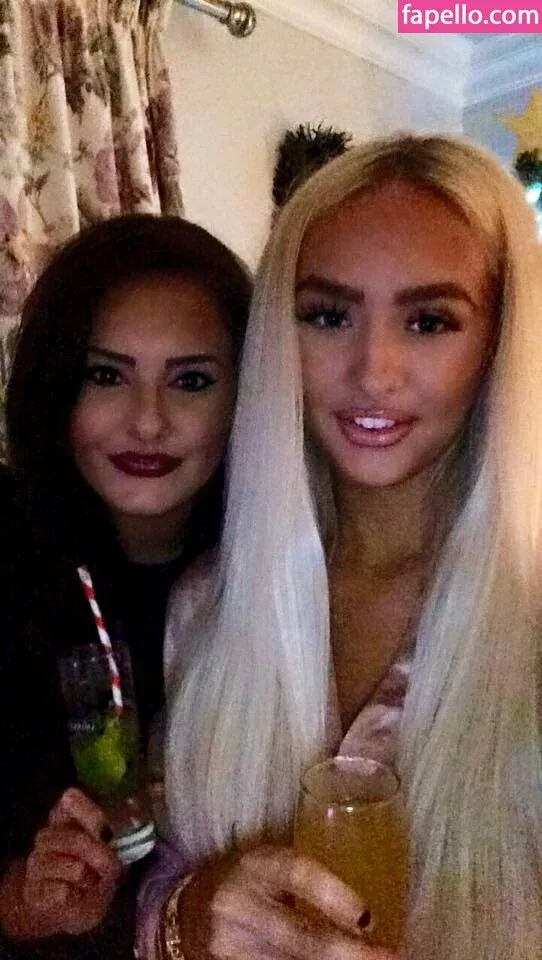 Milly Watts Onlyfans Photo Gallery 